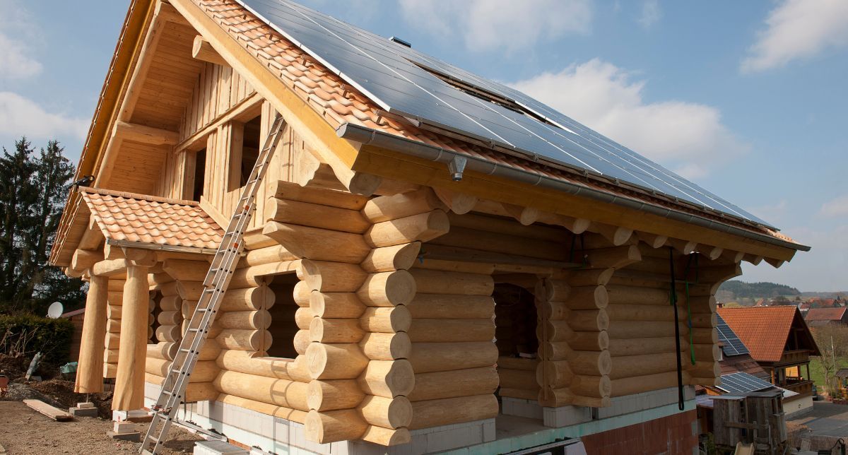 Unfinished-log-cabin-under-construction